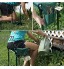 Rayisin Tabouret de jardin pliable avec coussin de genoux doux pour le jardinage jusqu'à 150 kg avec sac à outils 61 x 49 x 27 cm