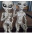 AIITLLYNA Alien Statuette,Lot de 2 Statues D'alien de l'espace,Extra Terrestre Statue,Figurine de Jardin,Sculpture en Resine pour Bureau à la Maison Jardin Patio Cour Pelouse